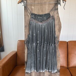 POL Boho Embroidered Flowy Gray Strappy Top Size Small
